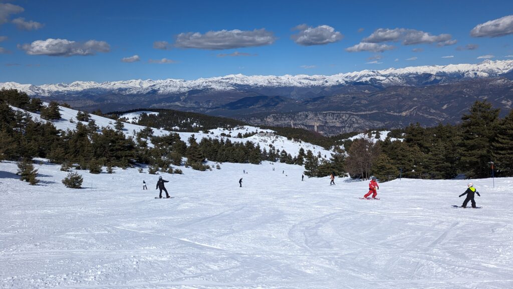 PXL_20240307_122020027-1024x576 Top 10 des pistes bleues dans les Alpes Maritimes