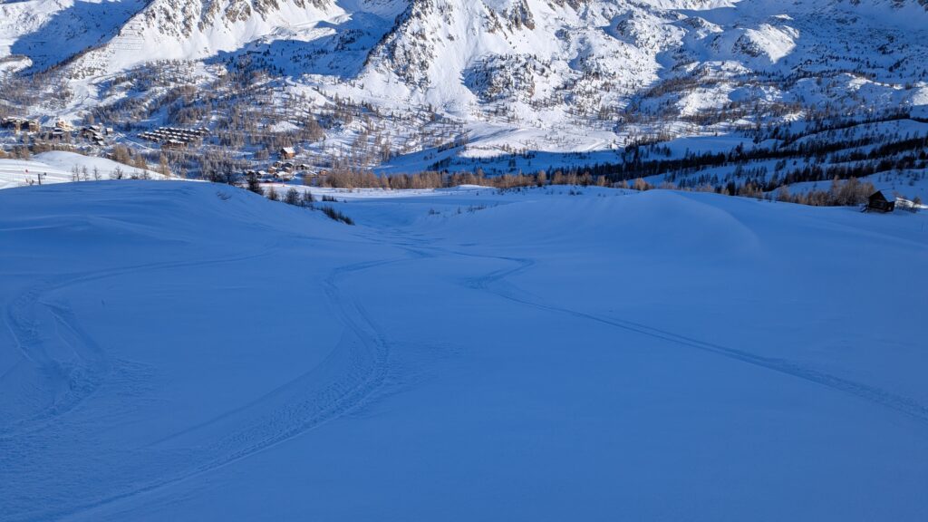 PXL_20250126_083601611.MP_-1024x576 Isola 2000 : Un week-end renversé