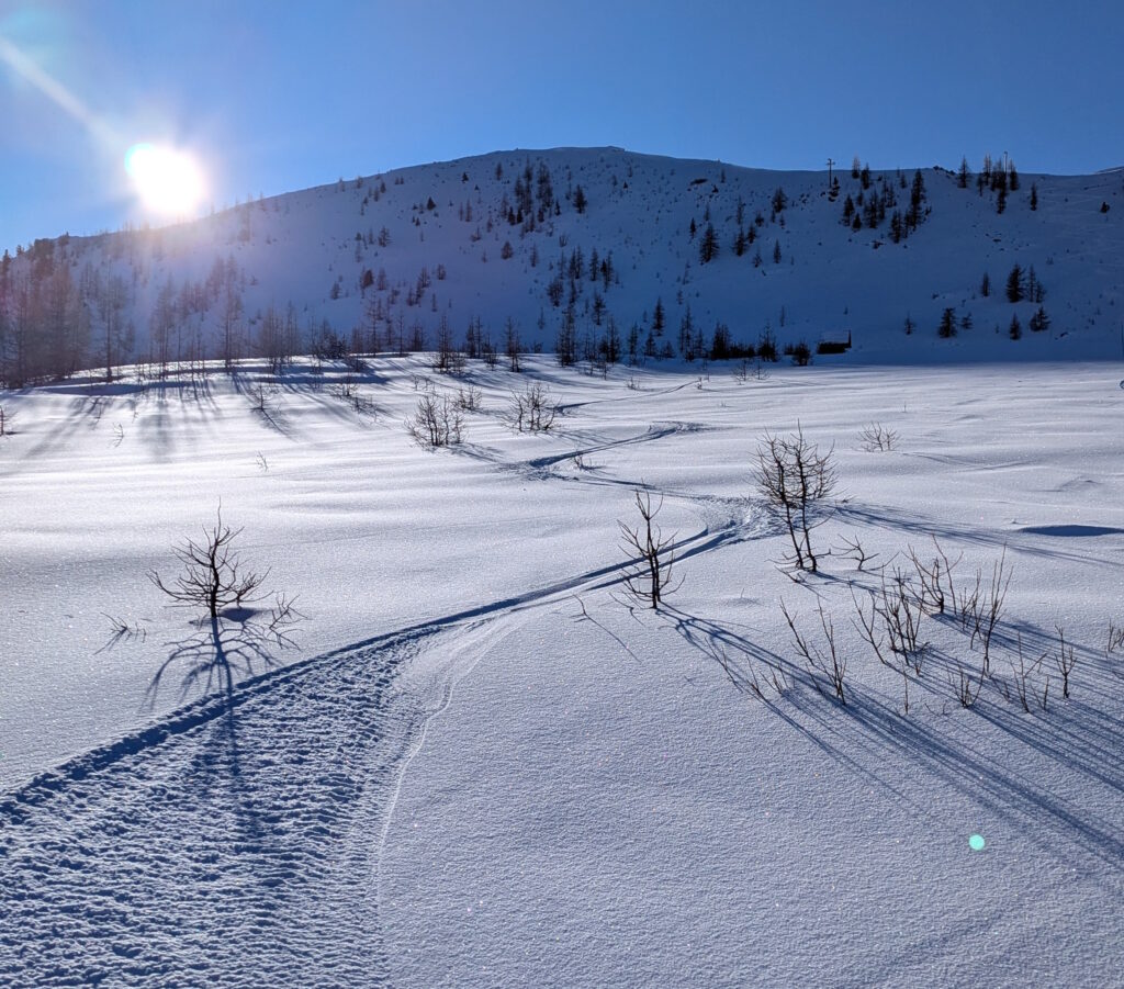 PXL_20250126_084618750.MP_-1024x901 Isola 2000 : Un week-end renversé