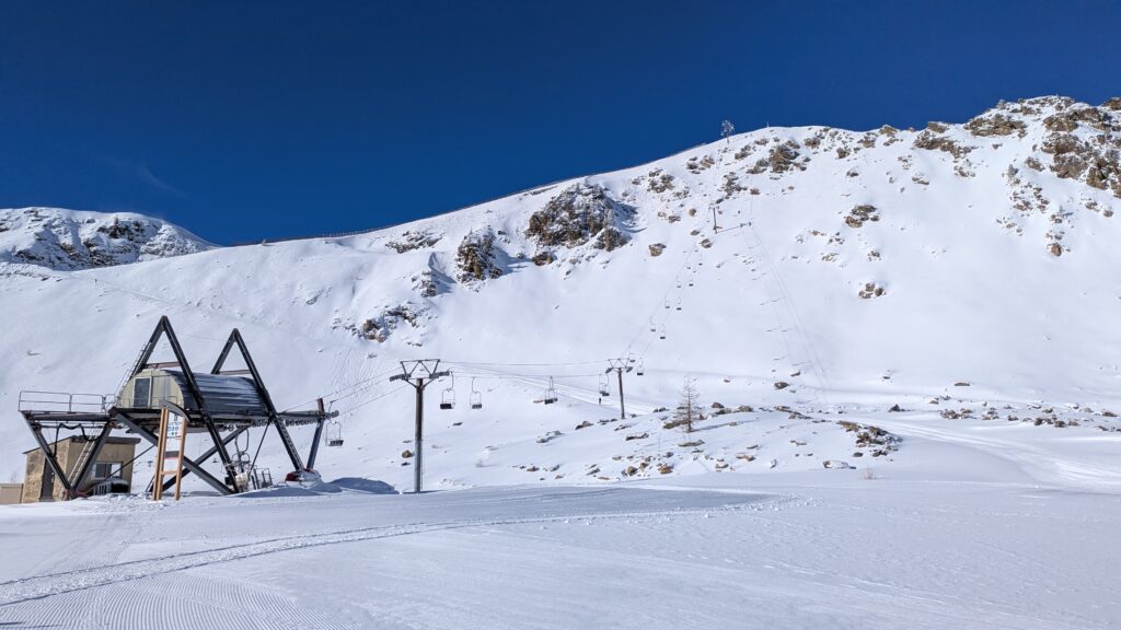 PXL_20250126_094503964.MP_-1024x576 Isola 2000 : Un week-end renversé