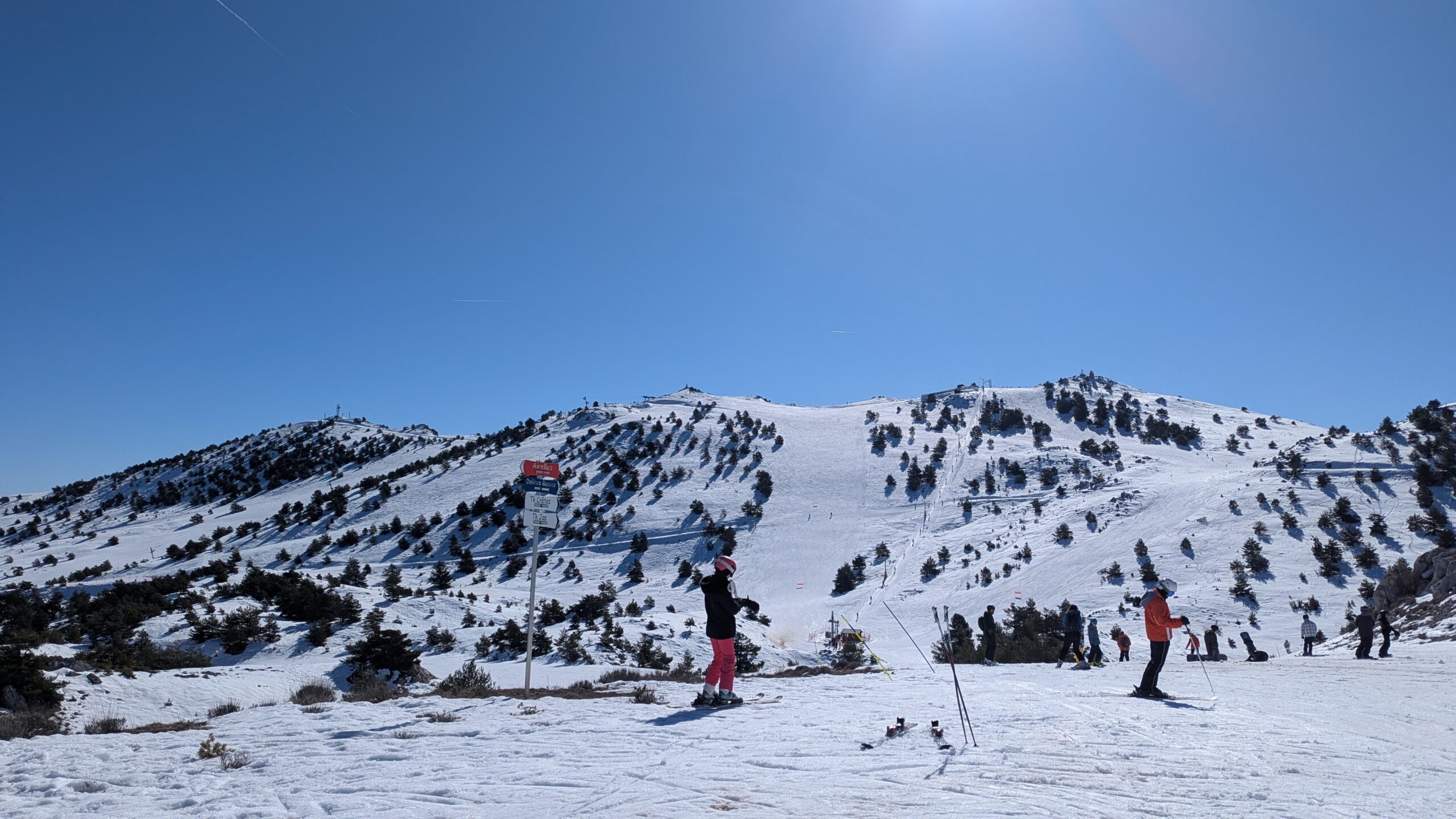 arrivée du télésiège des Huskies Gréolières les neiges