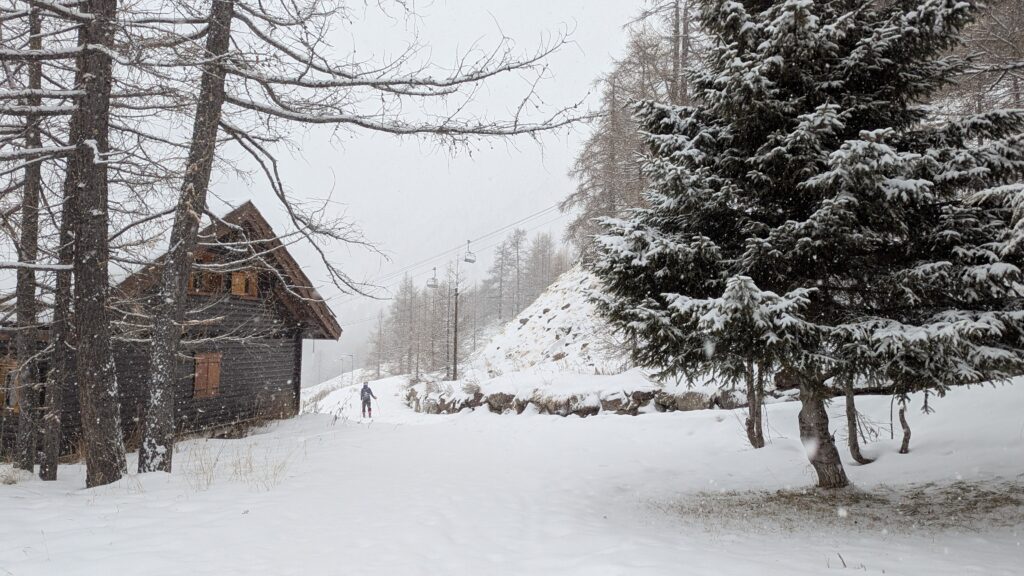 PXL_20251222_075321840-1024x576 Isola 2000 : Conditions exceptionnelles pour ces vacances de fin d'année