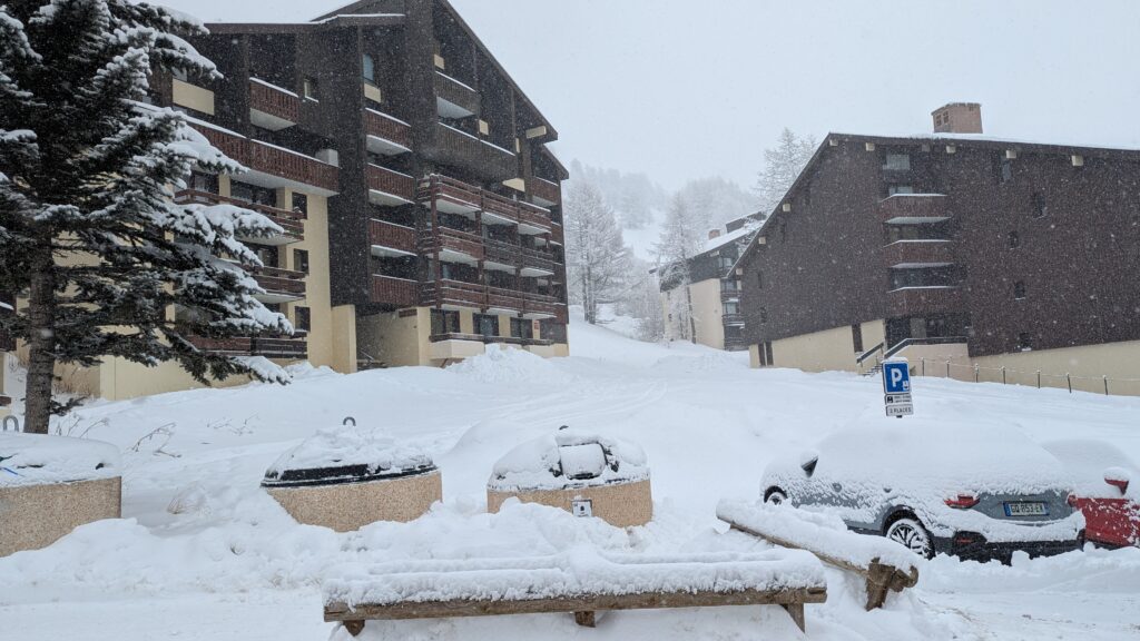 PXL_20251224_084257733-1024x576 Isola 2000 : Conditions exceptionnelles pour ces vacances de fin d'année