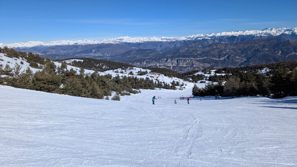 PXL_20260218_093835574-1024x576 Gréolières : Excellent pour les vacances !