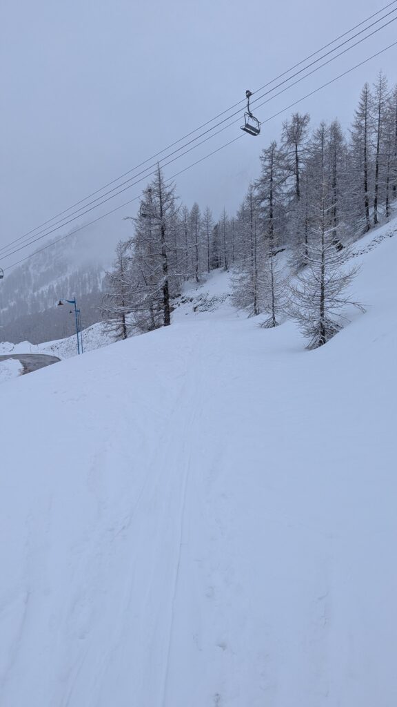 PXL_20260322_075825045-576x1024 Isola 2000 : Ski test Stockli et jour de neige