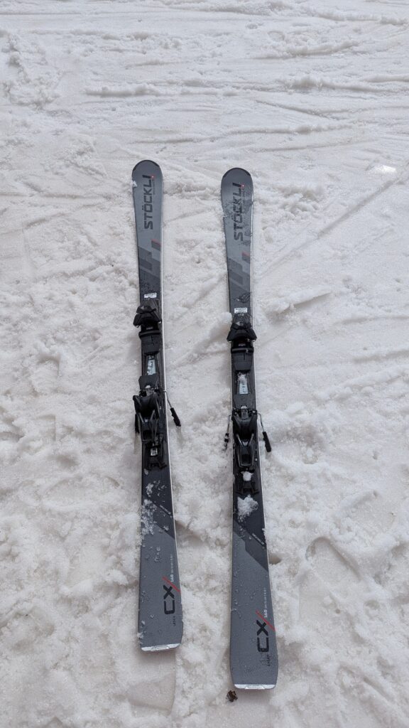 PXL_20260321_101001219-576x1024 [Test] Notre avis sur les nouveautés Stockli pour l'hiver 2026/2027 !